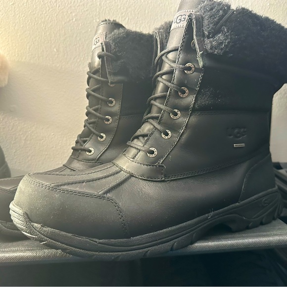 NWT-UGG
Men's Butte Logo Waterproof Leather Snow Boots - Picture 1 of 6